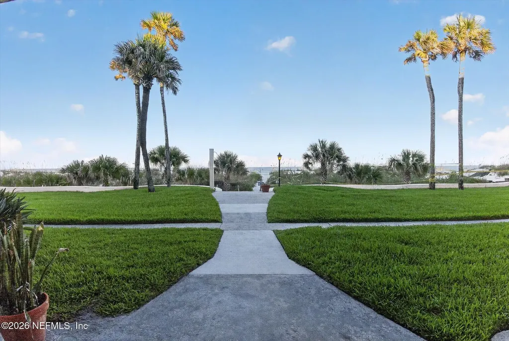 10 10th Street Atlantic Beach FL 32233