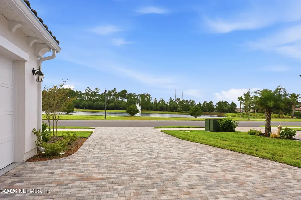 3053 Fiera Vista Drive Jacksonville FL 32246