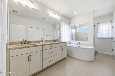 3053 Fiera Vista Drive Jacksonville FL 32246