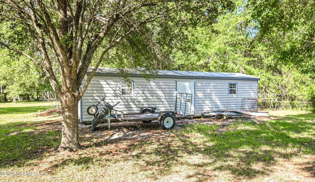12277 Clet Harvey Road Glen St. Mary FL 32040