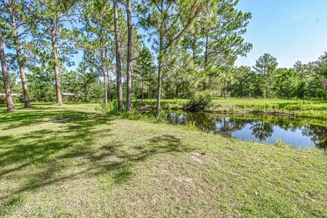 12277 Clet Harvey Road Glen St. Mary FL 32040