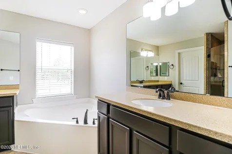 1684 Fenton Avenue St. Johns FL 32259