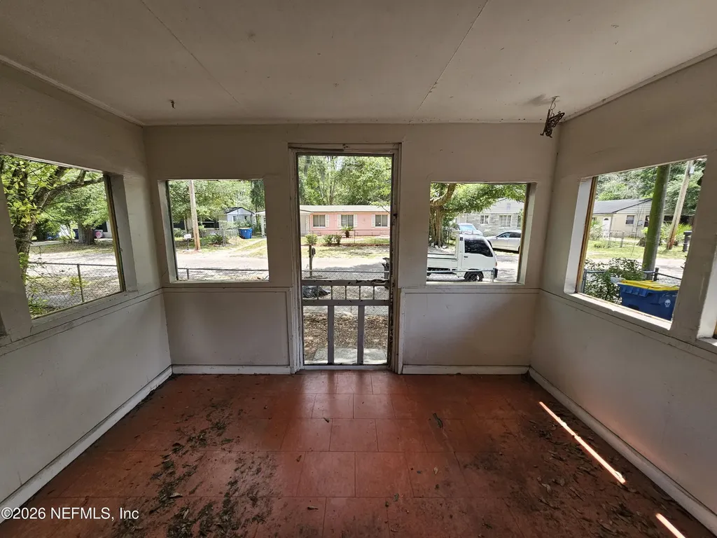 9042 7th Avenue Jacksonville FL 32208