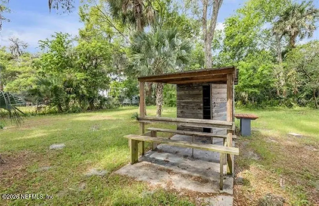 1956 Pioneer Trail New Smyrna Beach FL 32168