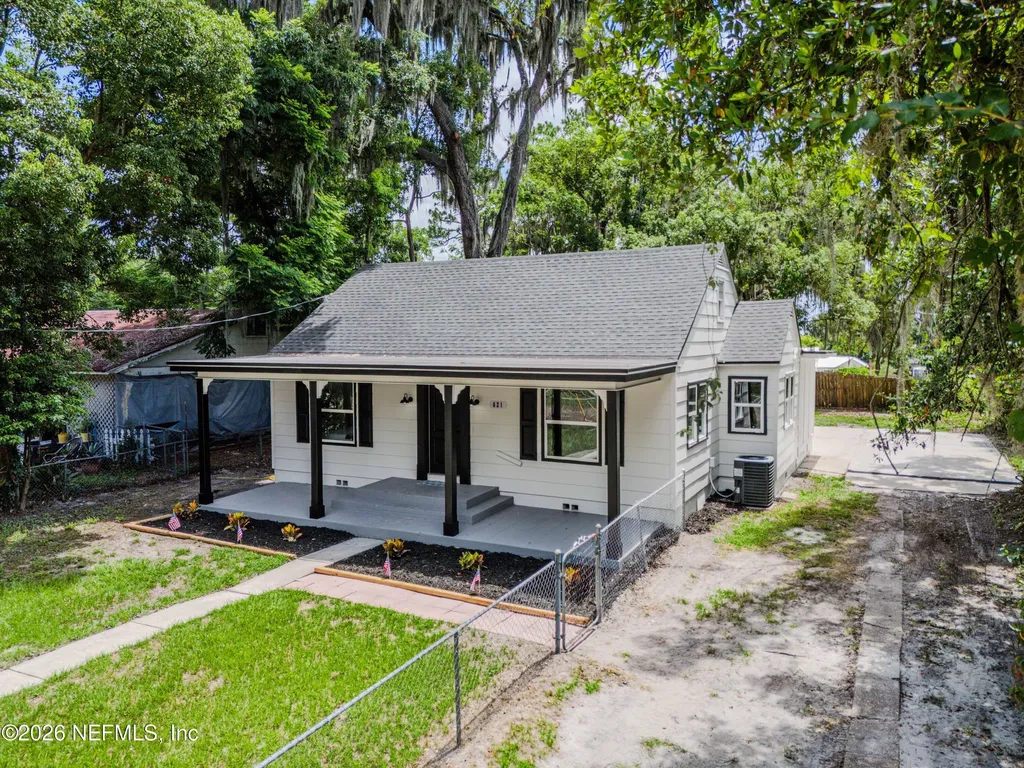 621 S 18th Street Palatka FL 32177
