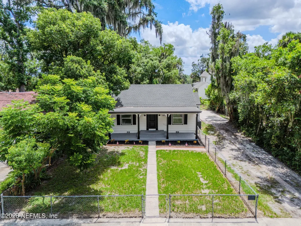 621 S 18th Street Palatka FL 32177