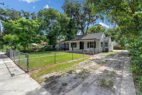 621 S 18th Street Palatka FL 32177