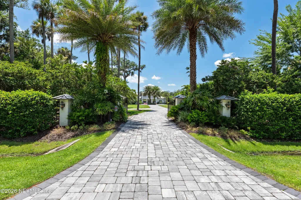 25 N Roscoe Boulevard Ponte Vedra Beach FL 32082