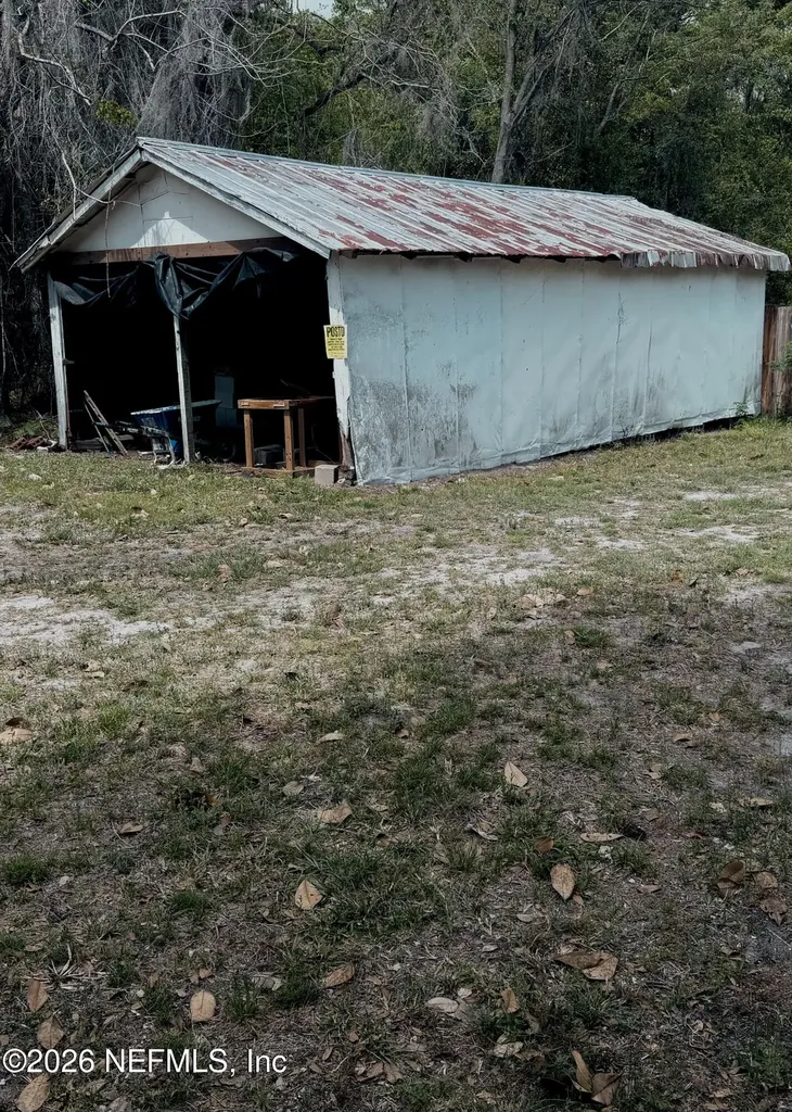 10033 SW County Road Drive Starke FL 32640