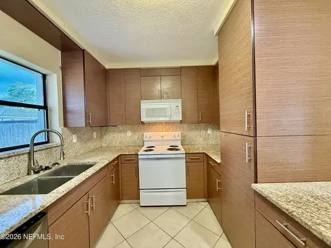 524 17th Avenue N Jacksonville Beach FL 32250