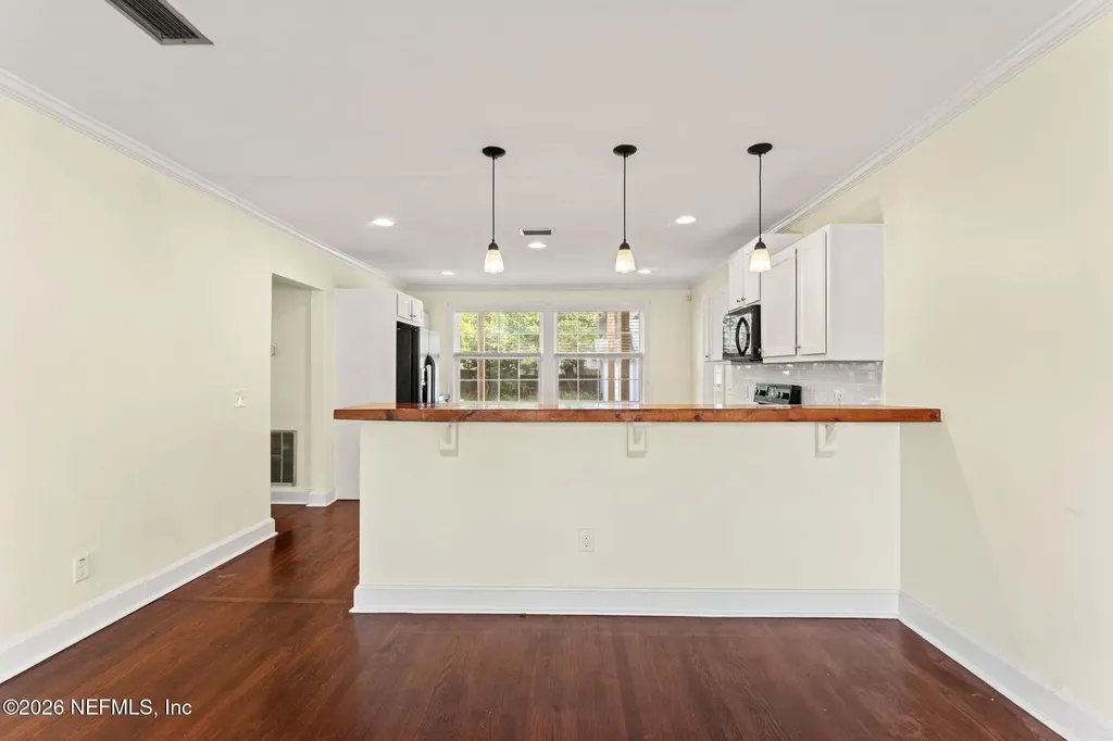 4311 Demedici Avenue Jacksonville FL 32210