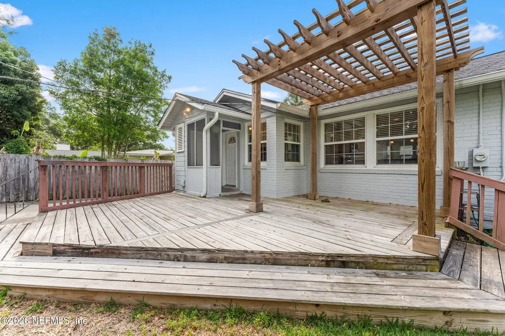 4311 Demedici Avenue Jacksonville FL 32210
