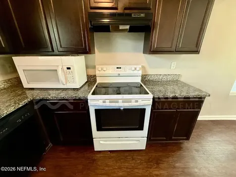 8212 Maple Street Jacksonville FL 32244