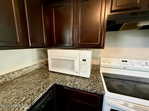8212 Maple Street Jacksonville FL 32244