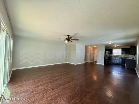 8212 Maple Street Jacksonville FL 32244