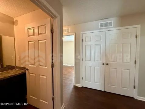 8212 Maple Street Jacksonville FL 32244