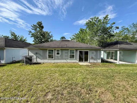 8212 Maple Street Jacksonville FL 32244