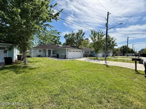 8212 Maple Street Jacksonville FL 32244