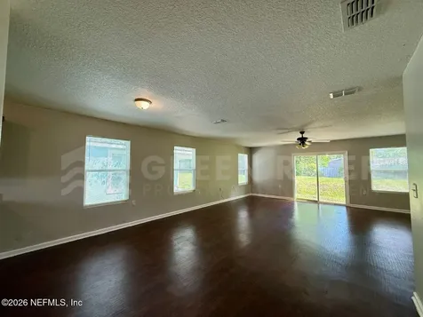 8212 Maple Street Jacksonville FL 32244