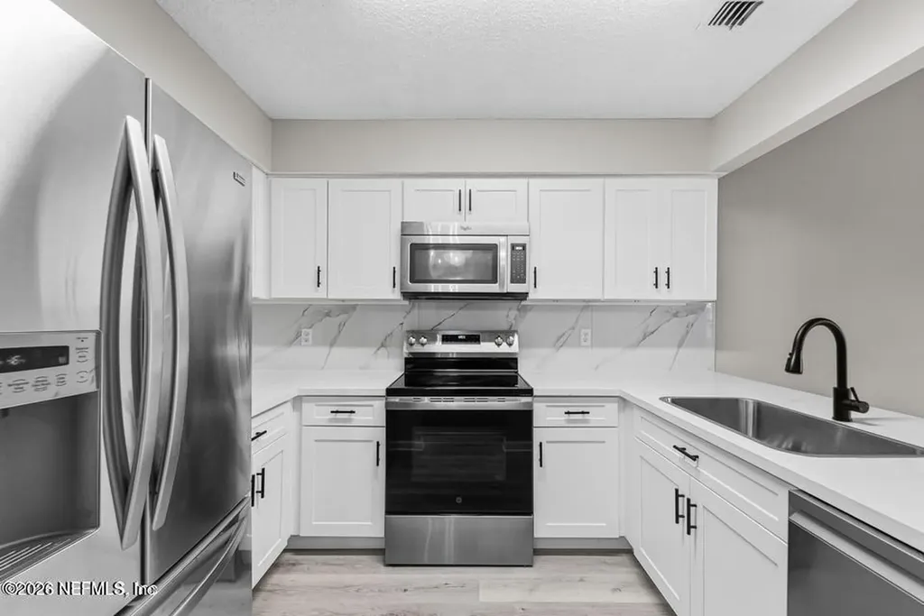 3552 Colony Cove Trail W Jacksonville FL 32277