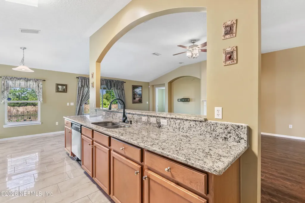 6933 Southern Oaks Drive W Jacksonville FL 32244
