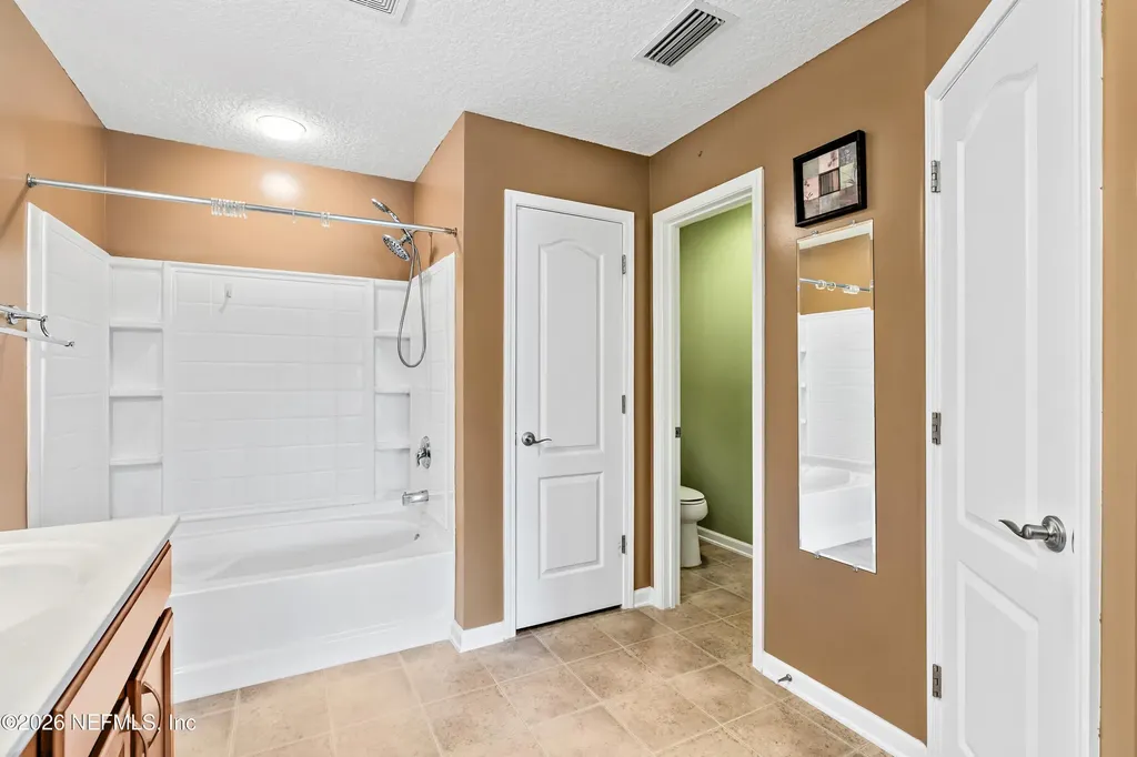 6933 Southern Oaks Drive W Jacksonville FL 32244