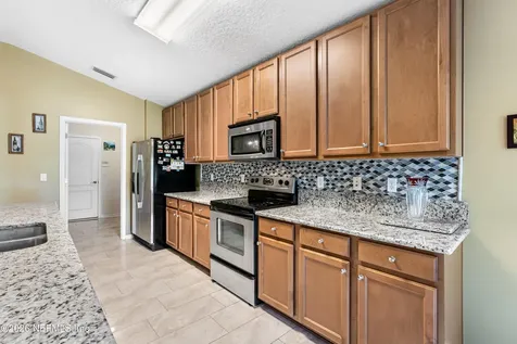 6933 Southern Oaks Drive W Jacksonville FL 32244