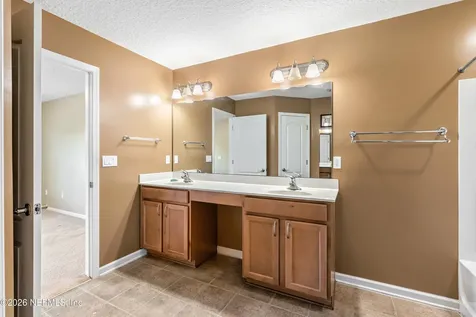 6933 Southern Oaks Drive W Jacksonville FL 32244