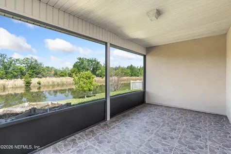 6933 Southern Oaks Drive W Jacksonville FL 32244