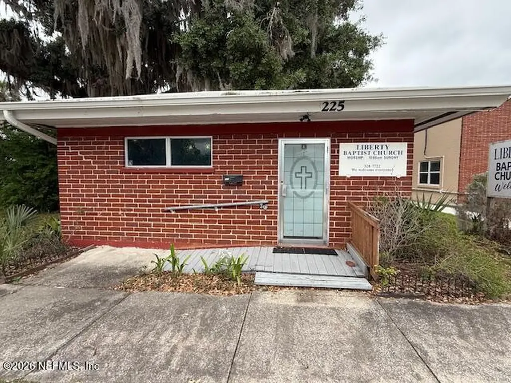 225 N 2nd Street Palatka FL 32177