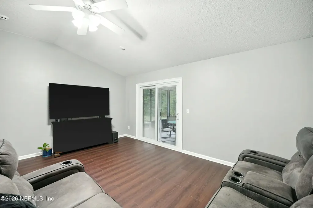 832 Heritage Lakes Drive Jacksonville FL 32218