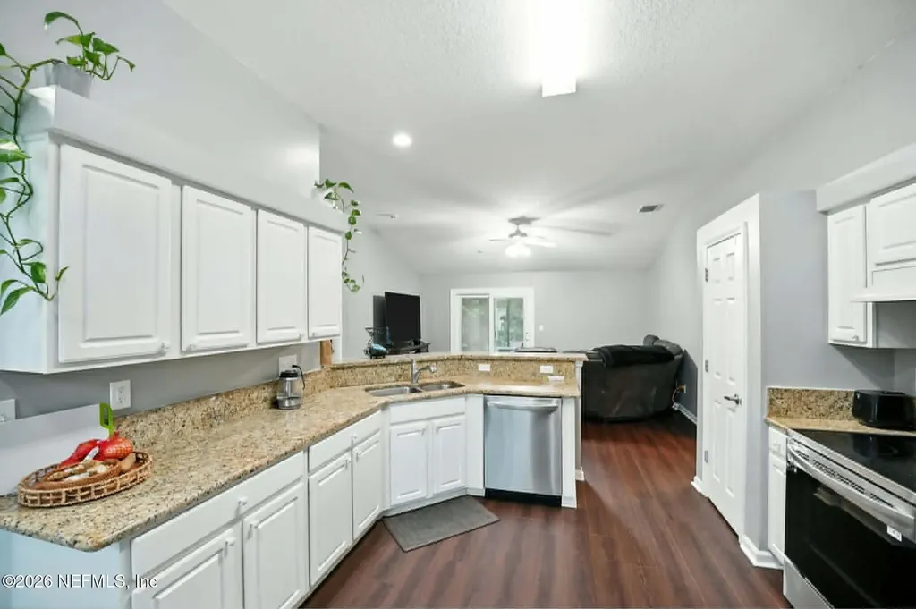 832 Heritage Lakes Drive Jacksonville FL 32218