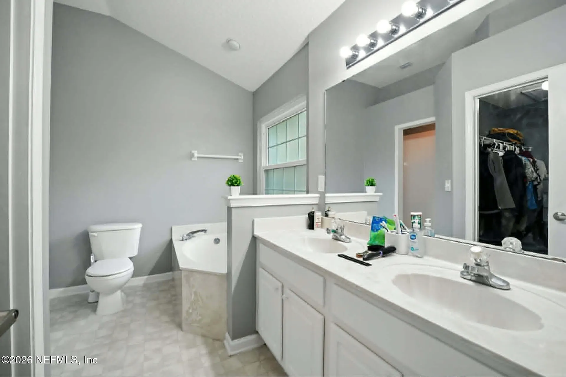 832 Heritage Lakes Drive Jacksonville FL 32218