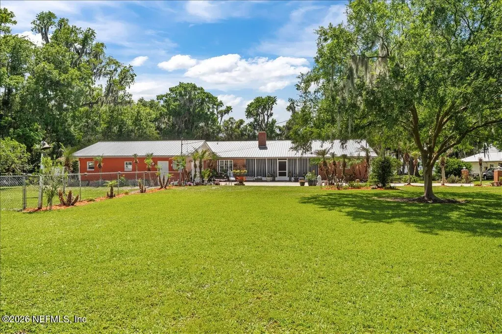 117 St Johns Fishing Lodge Road Crescent City FL 32112