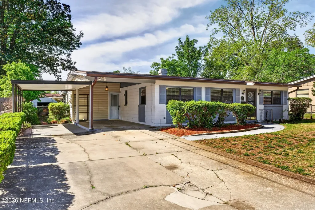 7638 Crest Drive N Jacksonville FL 32221