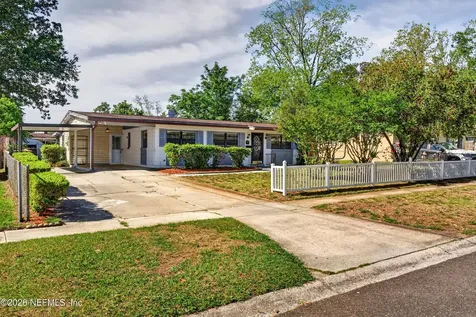 7638 Crest Drive N Jacksonville FL 32221