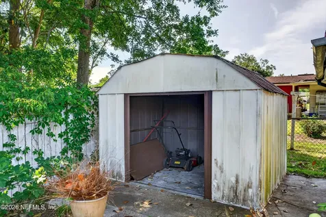 7638 Crest Drive N Jacksonville FL 32221