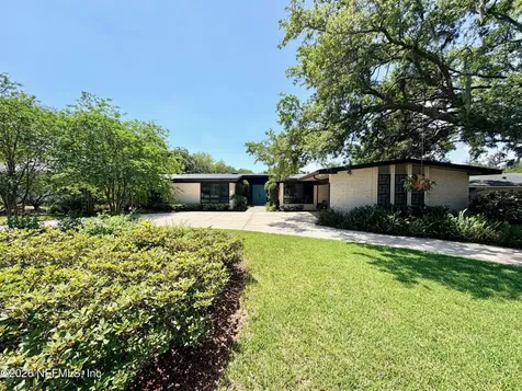 948 Old Grove Manor Jacksonville FL 32207