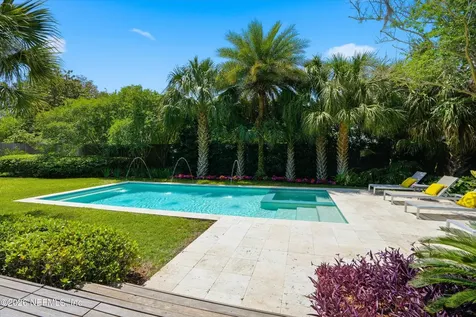948 Old Grove Manor Jacksonville FL 32207