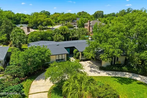 948 Old Grove Manor Jacksonville FL 32207