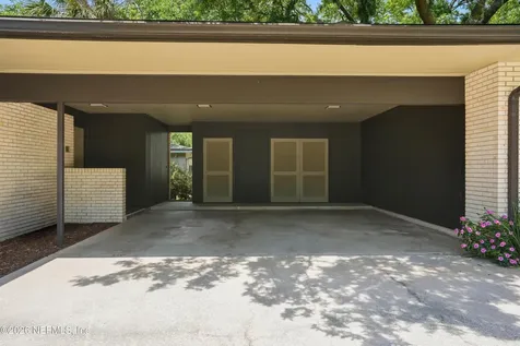 948 Old Grove Manor Jacksonville FL 32207
