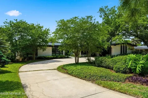 948 Old Grove Manor Jacksonville FL 32207