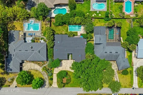 948 Old Grove Manor Jacksonville FL 32207