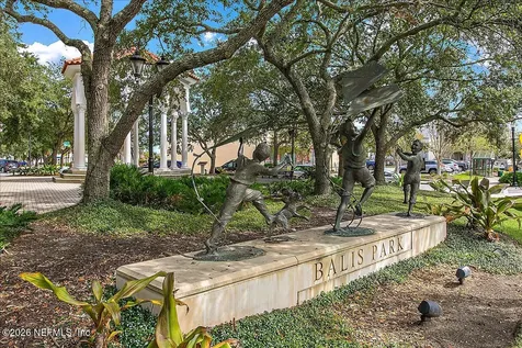 948 Old Grove Manor Jacksonville FL 32207