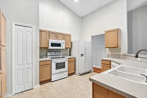 912 Buttercup Drive St. Johns FL 32259