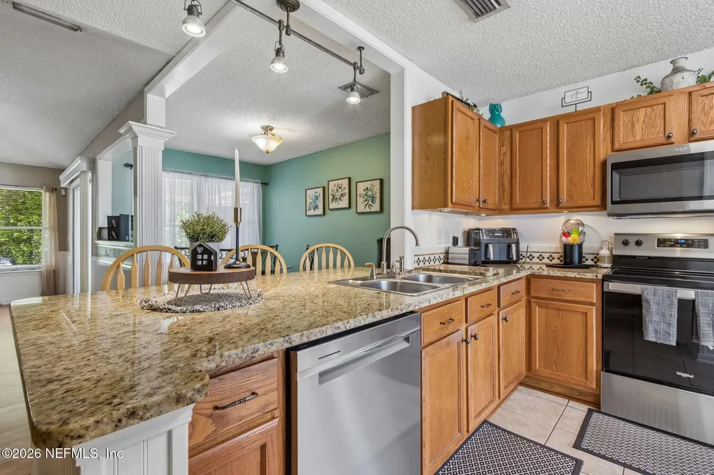 1033 Whirlaway Circle N Jacksonville FL 32218