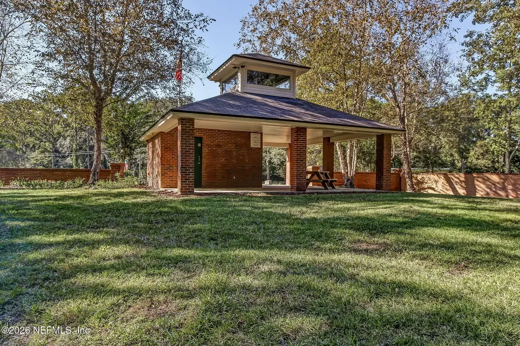 1033 Whirlaway Circle N Jacksonville FL 32218
