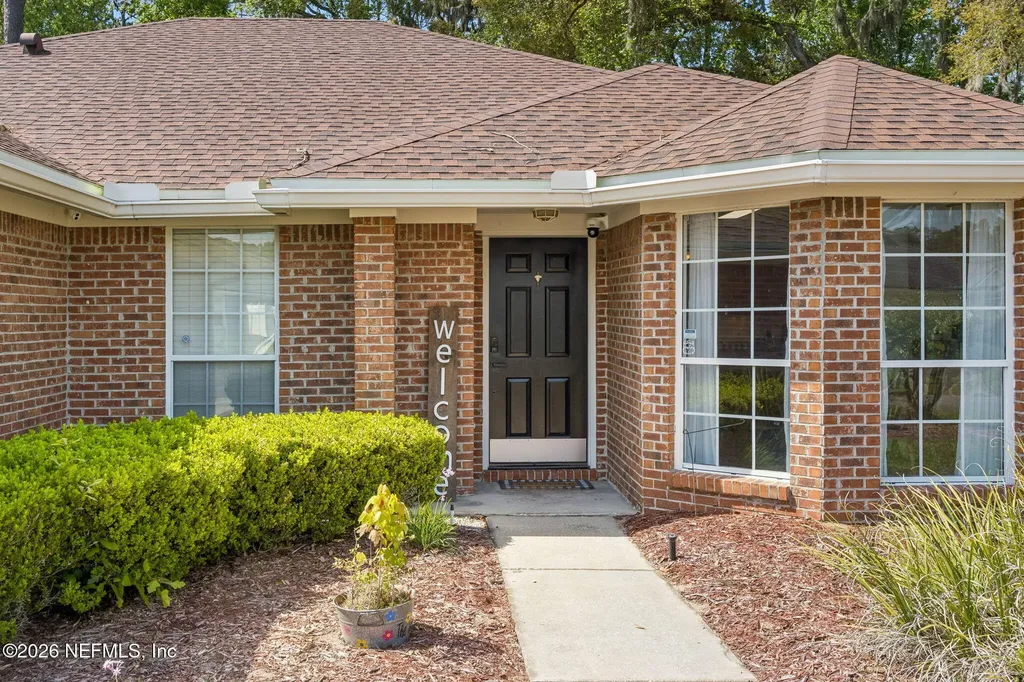 1033 Whirlaway Circle N Jacksonville FL 32218
