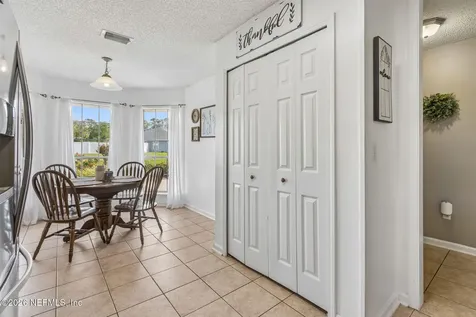 1033 Whirlaway Circle N Jacksonville FL 32218