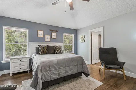 1033 Whirlaway Circle N Jacksonville FL 32218